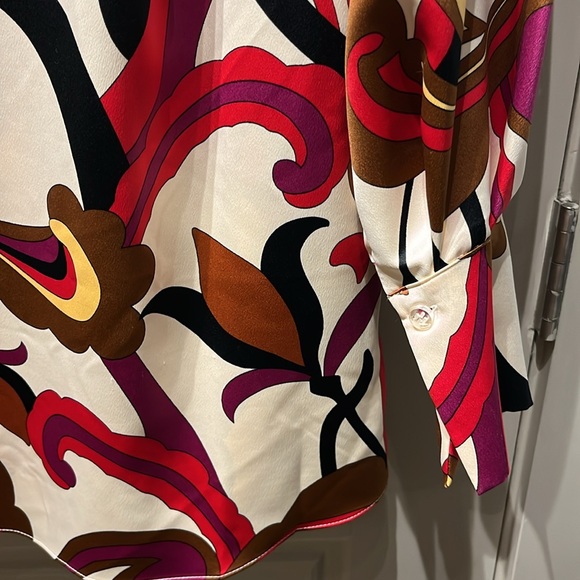 T TAHARI Oversized Blouse, Mixed Print, Long Sleeve, Clear Buttons, Size Medium - Picture 8 of 12